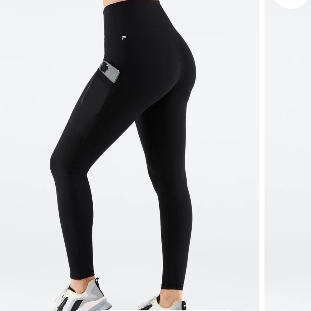 Fabletics on the go powerhold